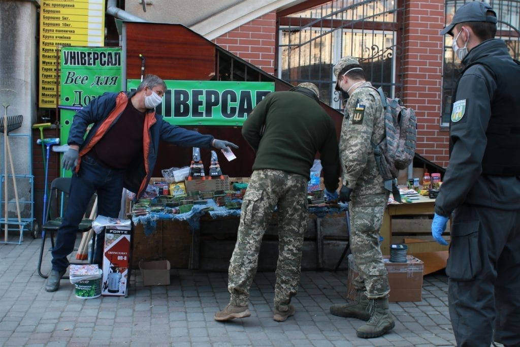 <b>Чутки поширюються швидше за вірус.</b> Репортаж з Івано-Франківська, де найвища смертність від COVID–19 - Заборона 20 1024x683 - <b>Чутки поширюються швидше за вірус.</b> Репортаж з Івано-Франківська, де найвища смертність від COVID–19 - Заборона