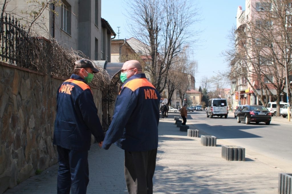 <b>Чутки поширюються швидше за вірус.</b> Репортаж з Івано-Франківська, де найвища смертність від COVID–19 - Заборона 9 2 1024x683 - <b>Чутки поширюються швидше за вірус.</b> Репортаж з Івано-Франківська, де найвища смертність від COVID–19 - Заборона