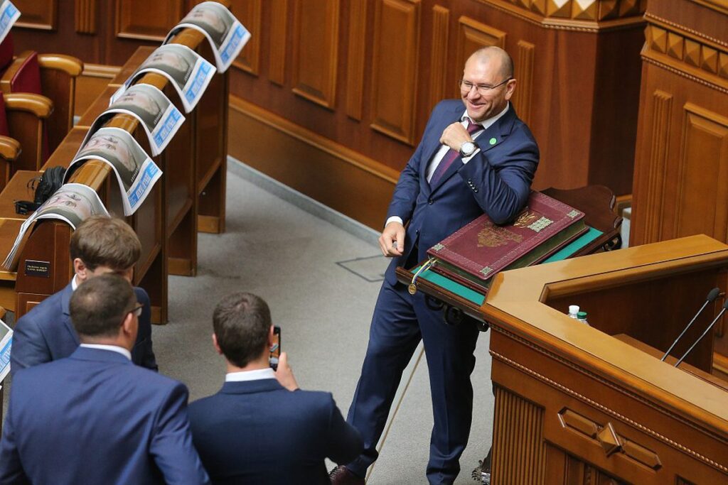 <b>Ездил «на ковер» к Лукашенко и выступал на прокремлевском канале:</b> чем запомнился Евгений Шевченко, которого исключили из «Слуги народа» - Заборона shevchenko lukashenko 03 1024x683 - <b>Ездил «на ковер» к Лукашенко и выступал на прокремлевском канале:</b> чем запомнился Евгений Шевченко, которого исключили из «Слуги народа» - Заборона