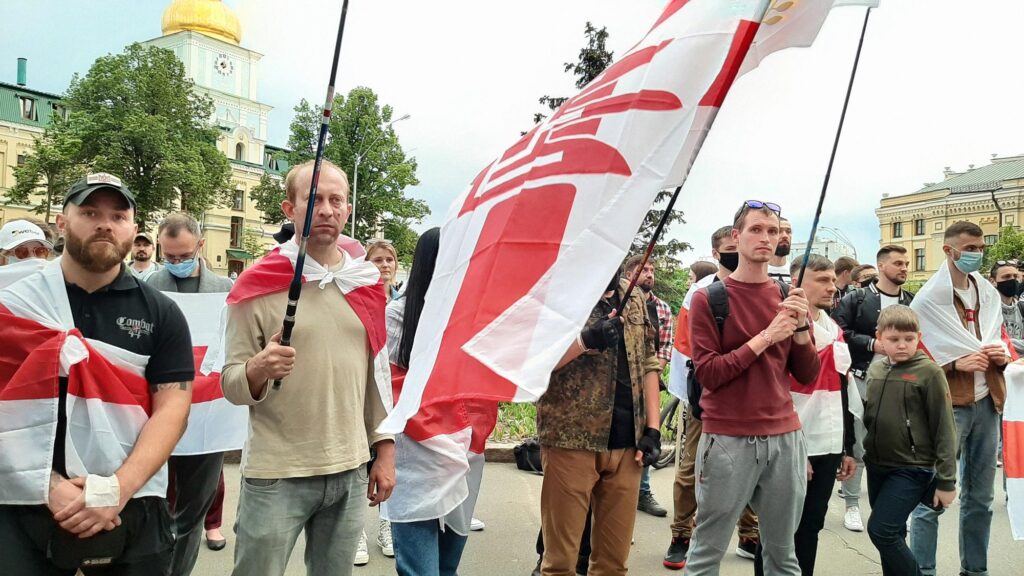 <b>Беларусь заставила сесть самолет, чтобы задержать оппозиционера.</b> Это нарушает законодательство, хотя такую практику применяют и другие страны - Заборона unair lukashenko 02 1024x576 - <b>Беларусь заставила сесть самолет, чтобы задержать оппозиционера.</b> Это нарушает законодательство, хотя такую практику применяют и другие страны - Заборона