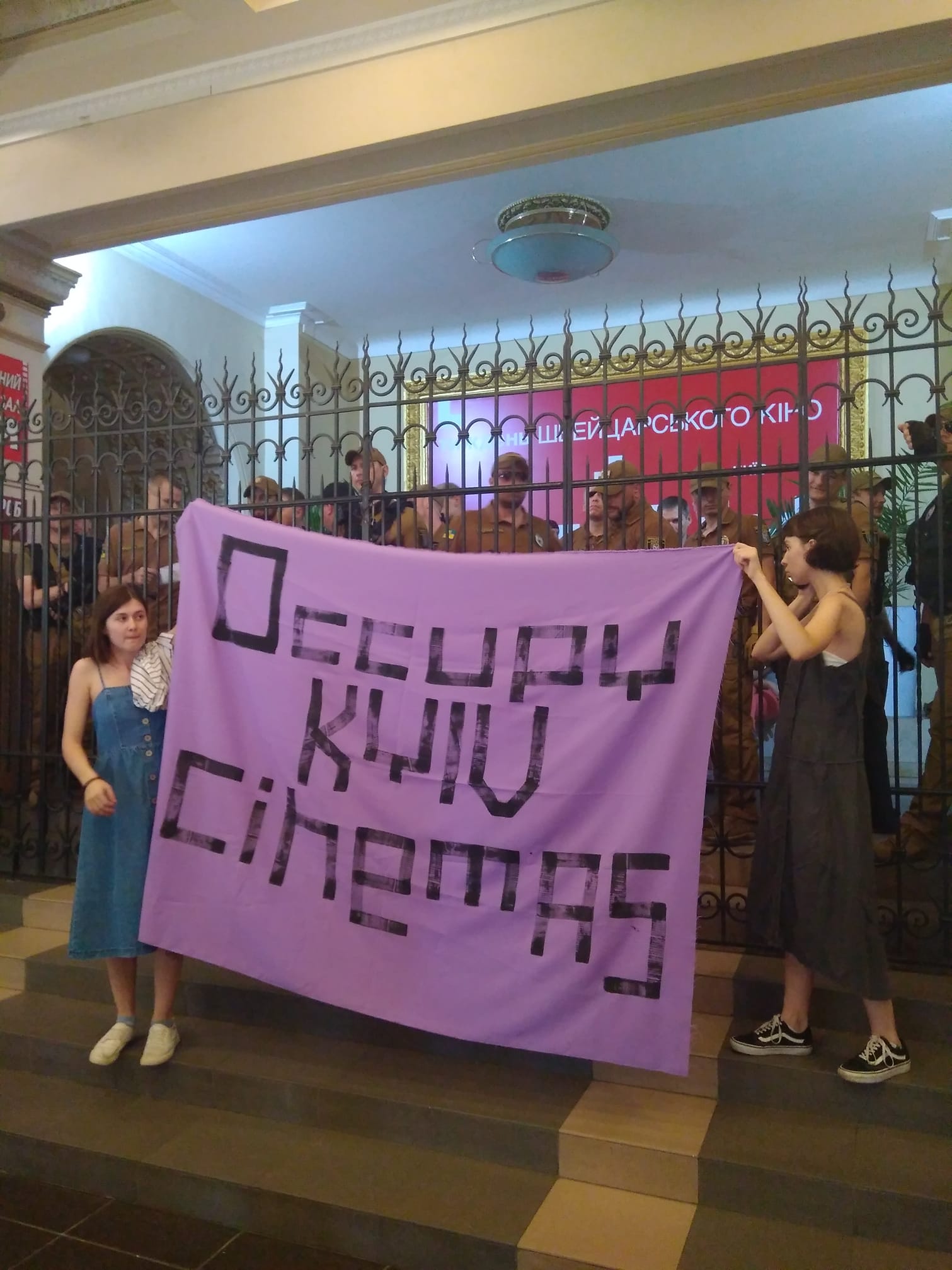 Рейдерське захоплення «АртПричалу» в Києві: шо сталося