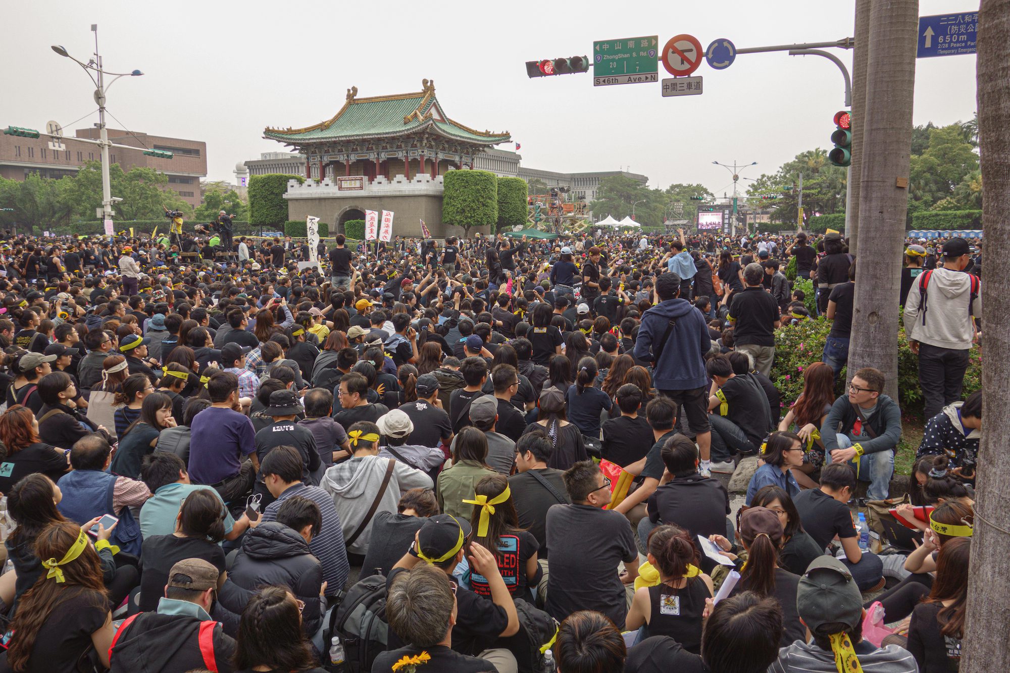 Студентський протест у Тайбеї проти спірної торгової угоди із Китаєм, березень 2014 року.