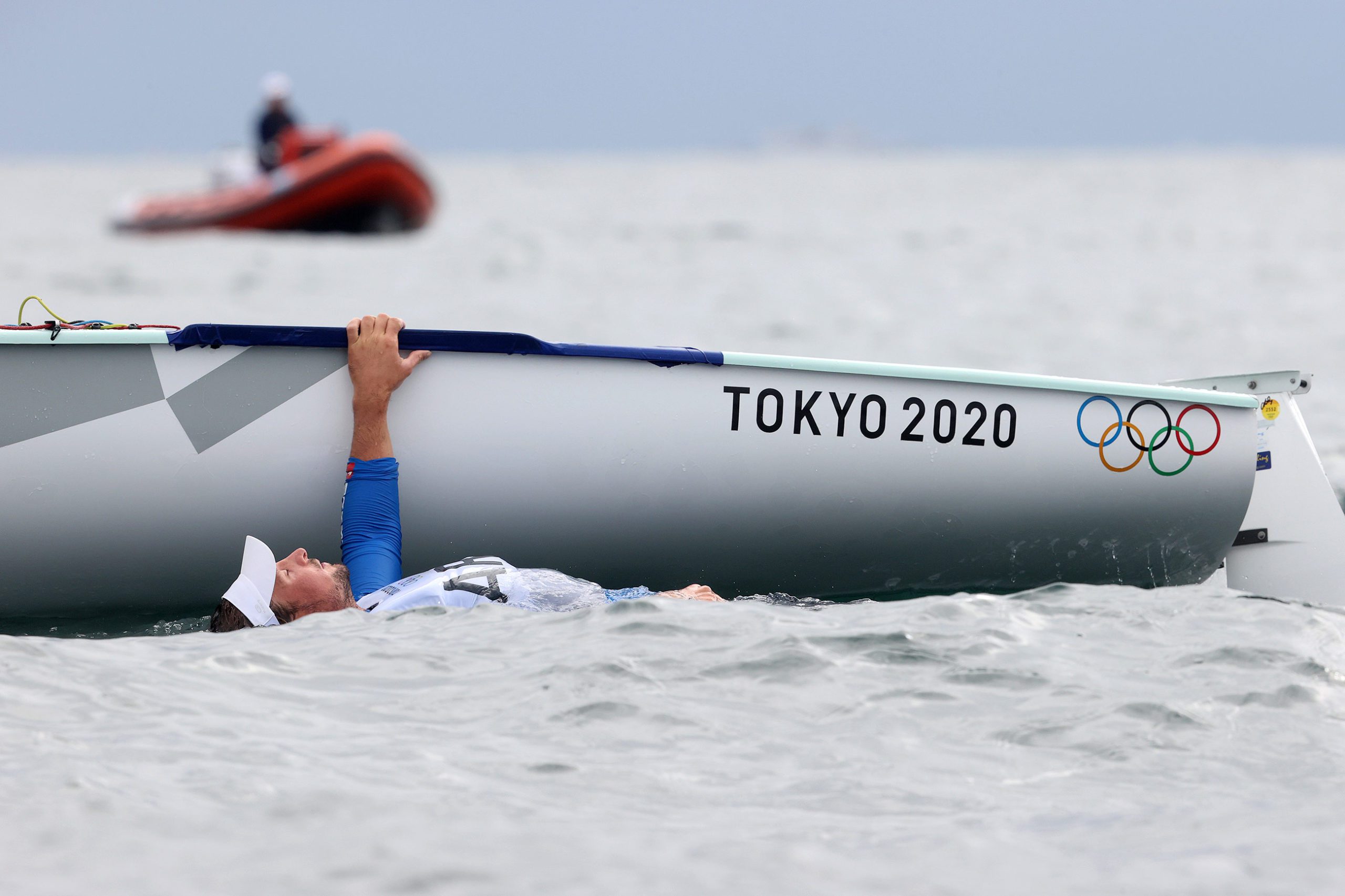 Факундо Маріо Олецца Базан з Аргентини відпочиває після яхтових перегонів / Фудзісава, Канагава, Японія, 27 липня 2021