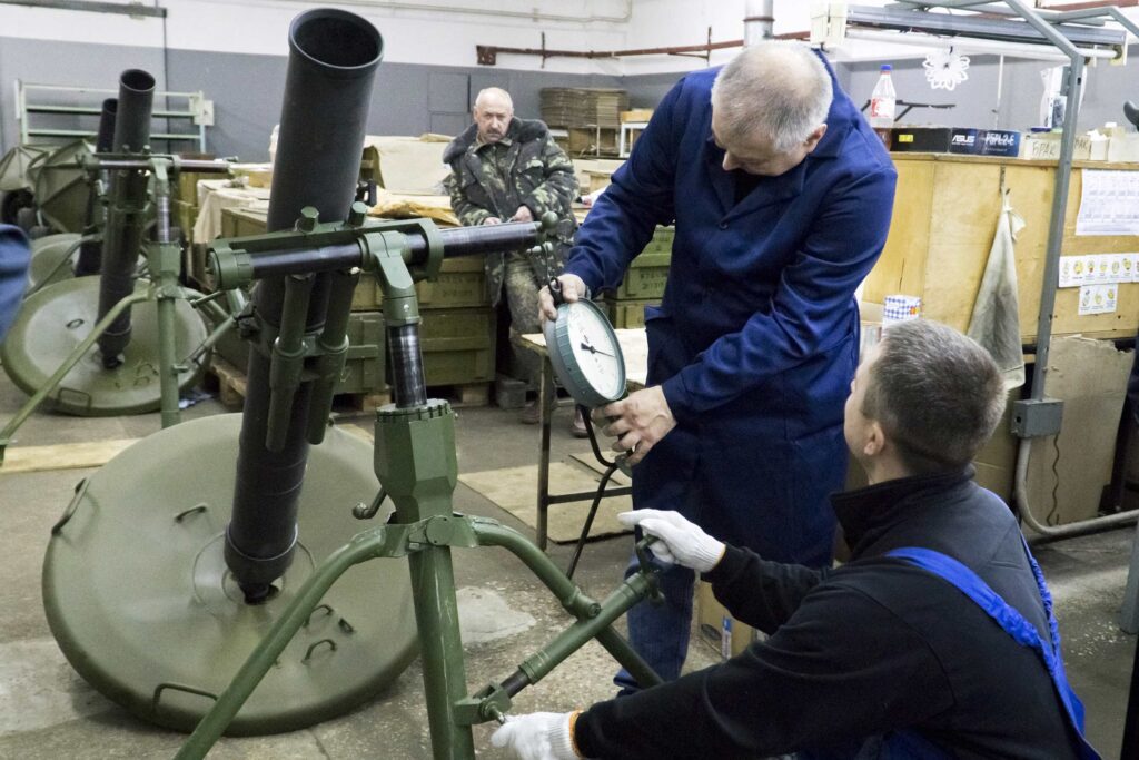 <b>Куда ведут тайные тропы украинских контрабандистов оружия. </b>Расследование Забороны - Заборона gettyimages 514611996 1024x683 - <b>Куда ведут тайные тропы украинских контрабандистов оружия. </b>Расследование Забороны - Заборона