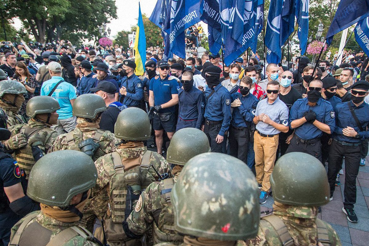В Одесі після ЛГБТ-акції поліція затримала 61 члена «Традиції і порядку»: що відомо