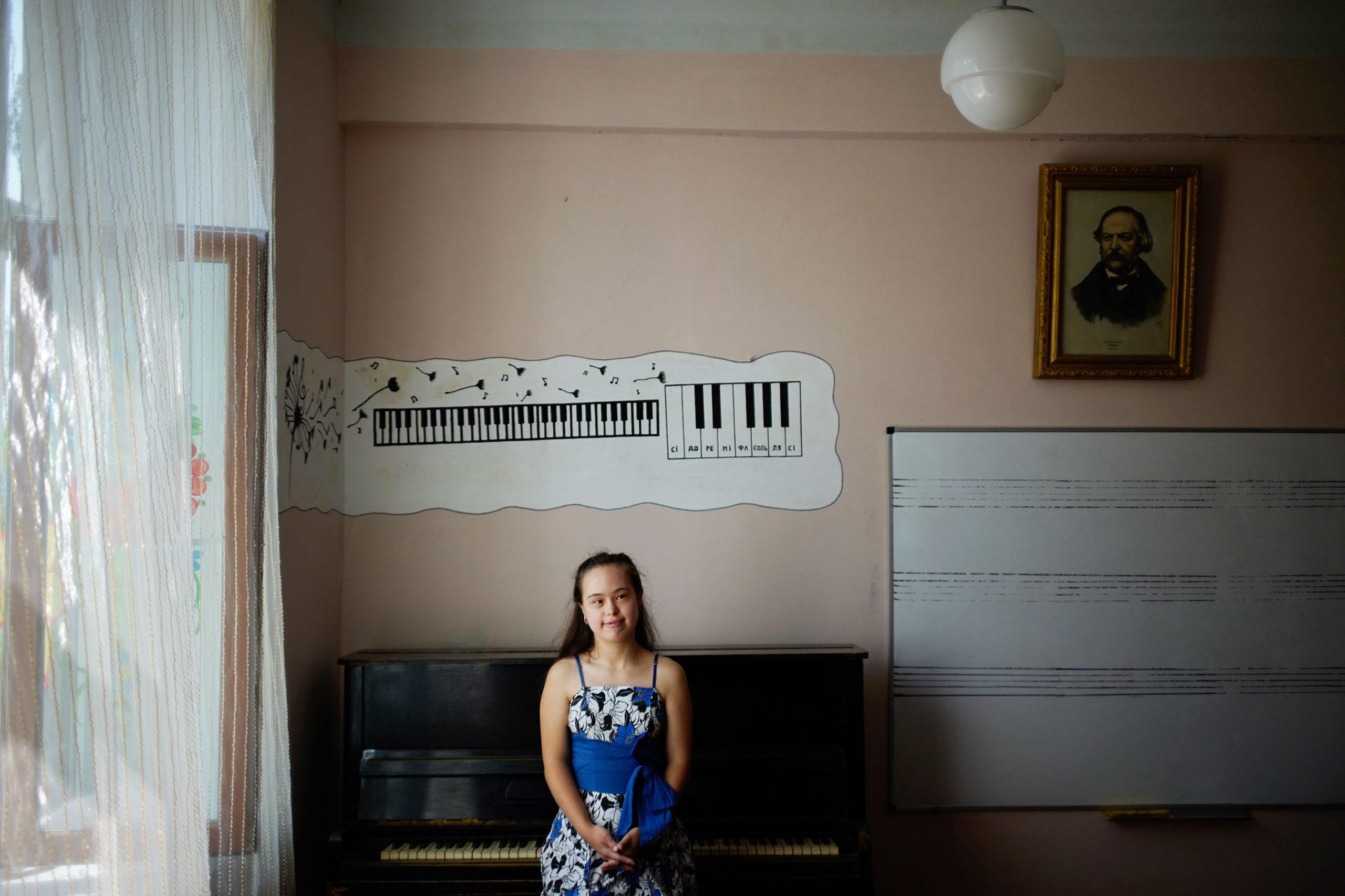 Як піаністка із синдромом Дауна виборює право на освіту