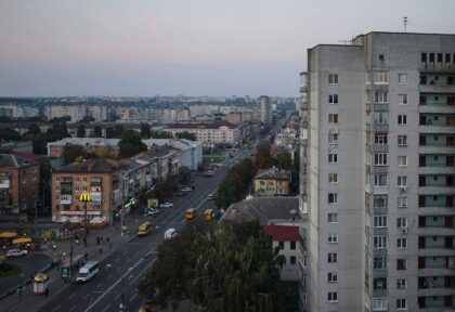 Мода на мозаїки, чистоту та збереження міського простору. Що ми бачили на зйомках другого сезону Підпалюй у Чернігові