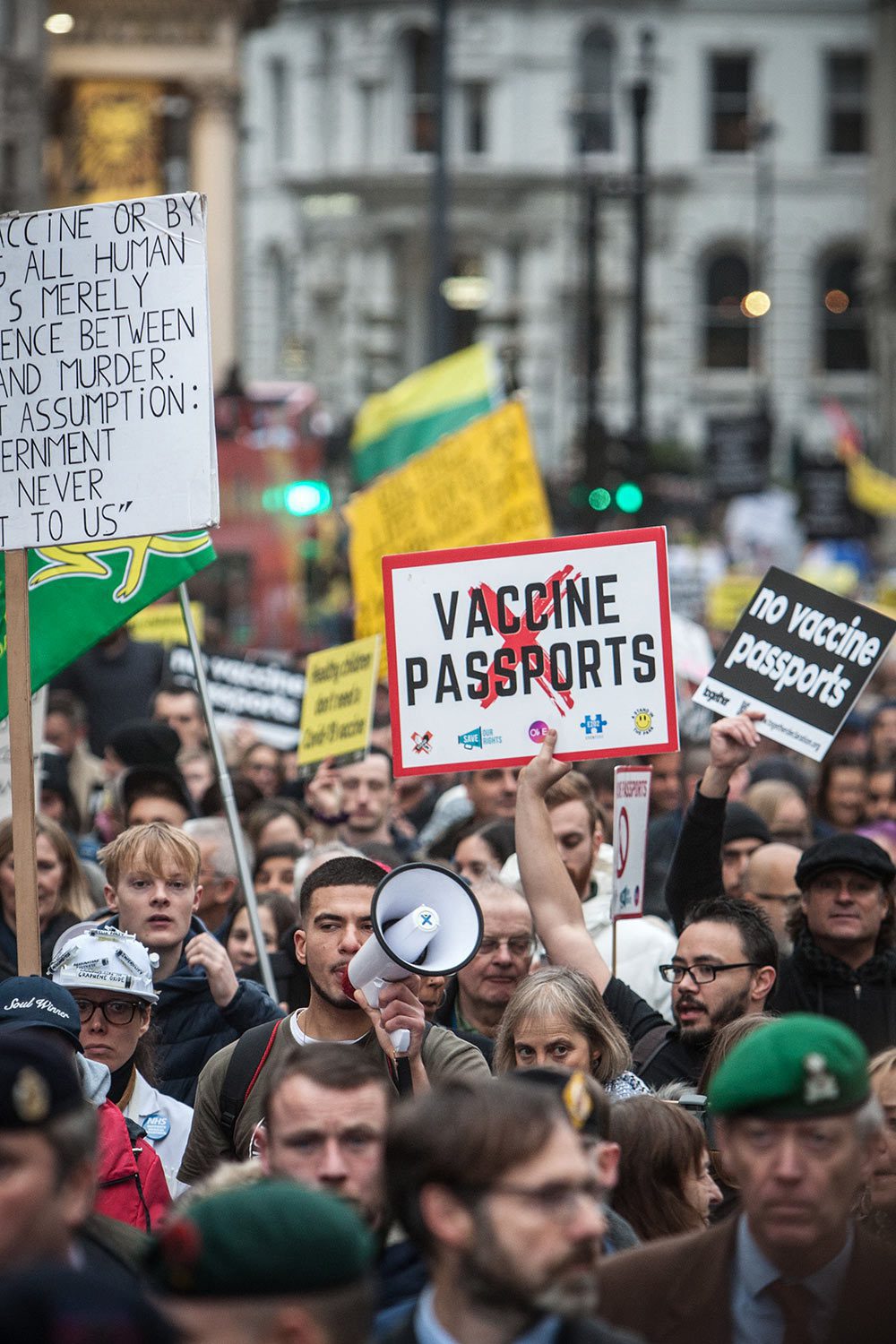 Акції протесту проти вакцинації й карантинів: фоторепортаж