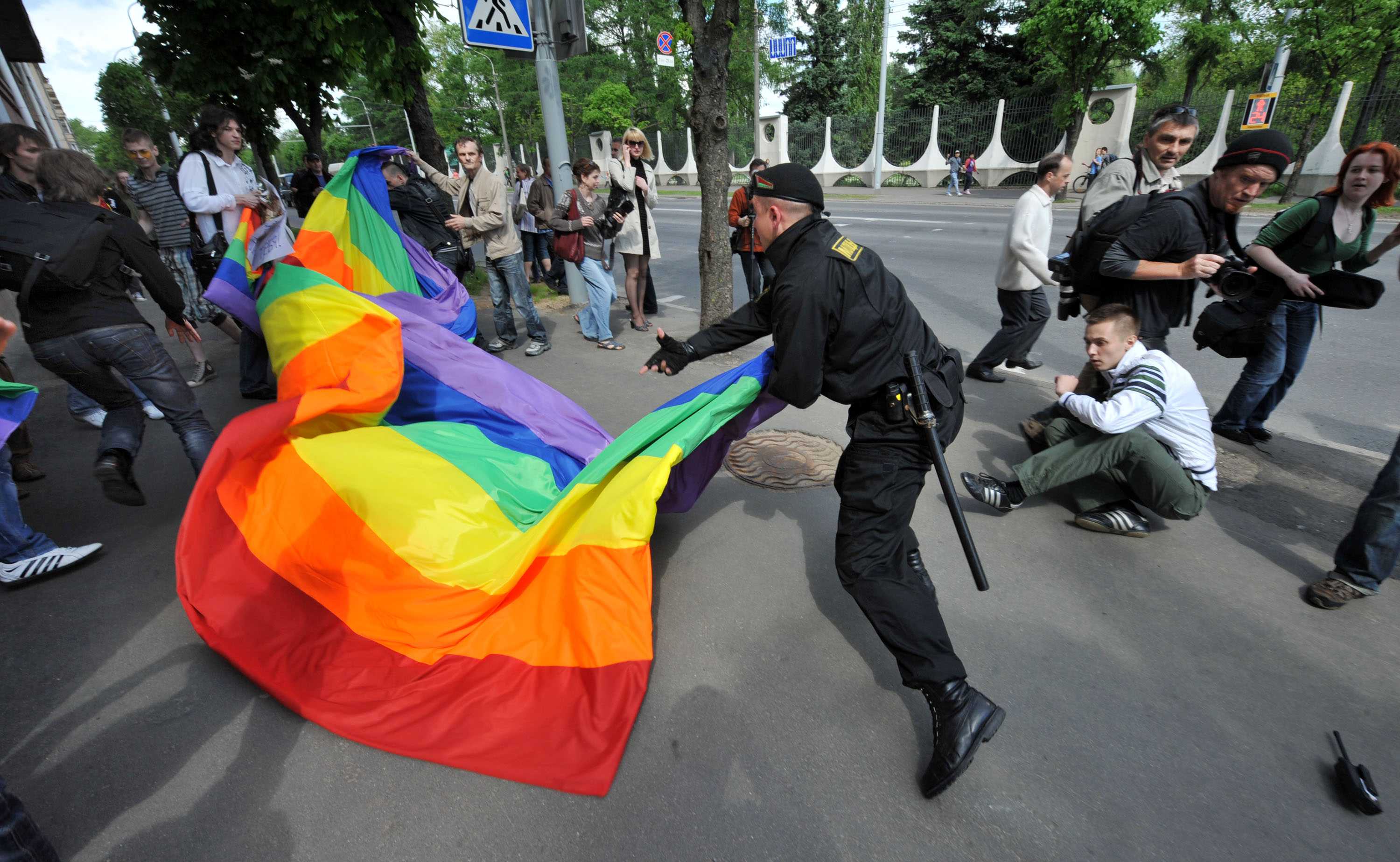 Как беларуские власти используют гомофобию для репрессий