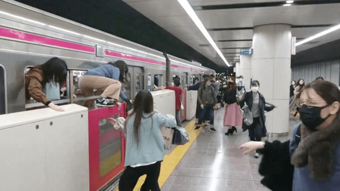 Фильм японка в метро порно