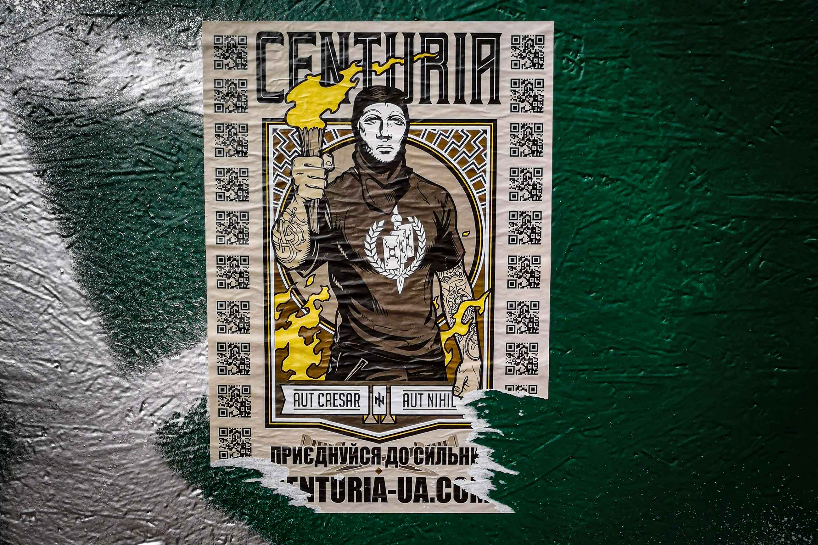 Зіґи, кельтський хрест та руни: найпопулярніша символіка українських ультраправих