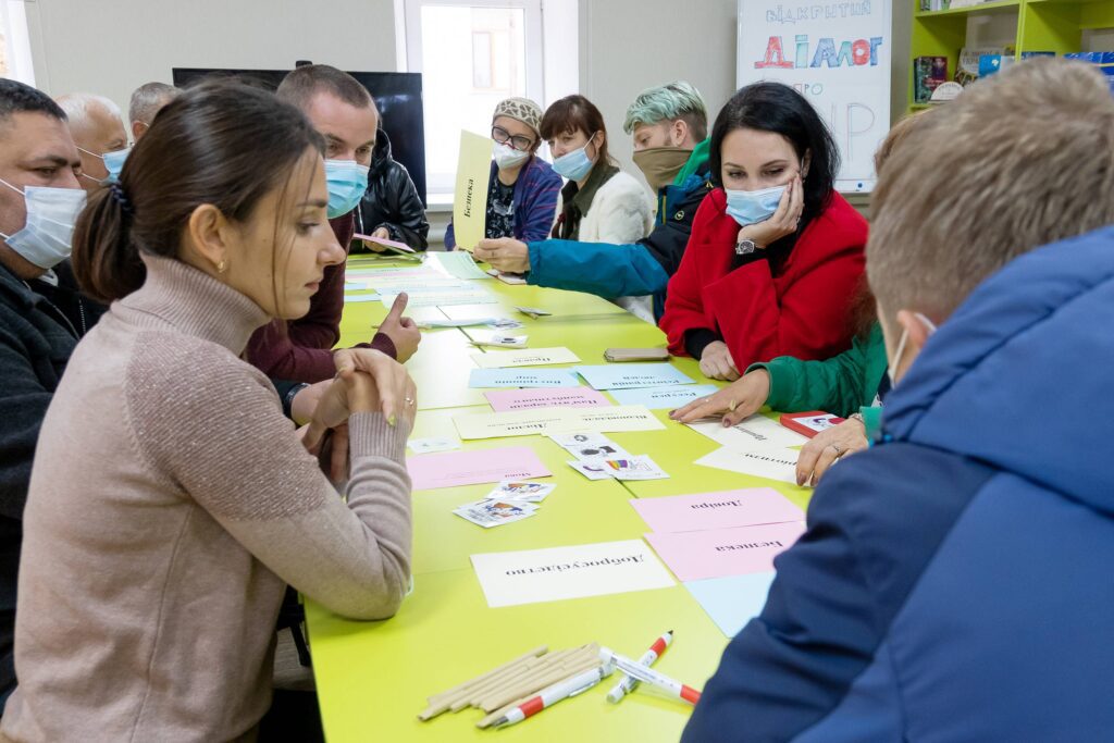 <b>«Важно понять, что эта страна — наша».</b> Эксперты из разных сфер рассказывают, как мы можем достичь мира в Украине - Заборона spektakl akkord stan kuduk usaid 11 1024x683 - <b>«Важно понять, что эта страна — наша».</b> Эксперты из разных сфер рассказывают, как мы можем достичь мира в Украине - Заборона