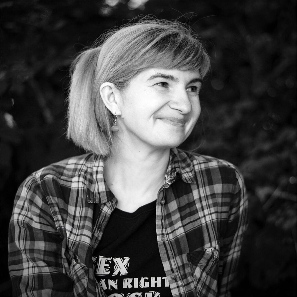 <b>«Важно понять, что эта страна — наша».</b> Эксперты из разных сфер рассказывают, как мы можем достичь мира в Украине - Заборона yana s 1024x1024 - <b>«Важно понять, что эта страна — наша».</b> Эксперты из разных сфер рассказывают, как мы можем достичь мира в Украине - Заборона