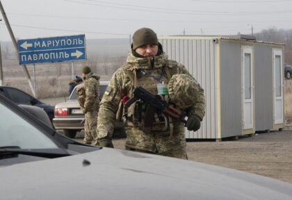 Військовий ЗСУ в Маріуполі