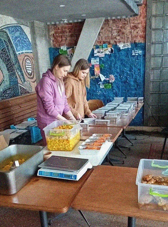 Харків сьогодні: як волонтери рятують тих, хто залишився