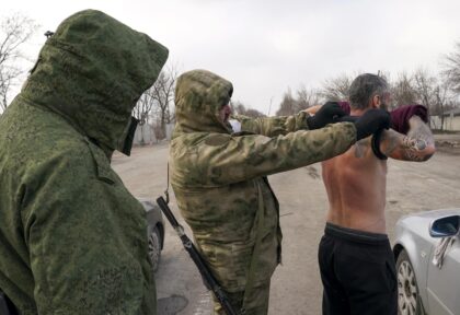 Десятки українців потрапили в полон до російських окупантів з початку вторгнення. Розповідаємо про декількох із них