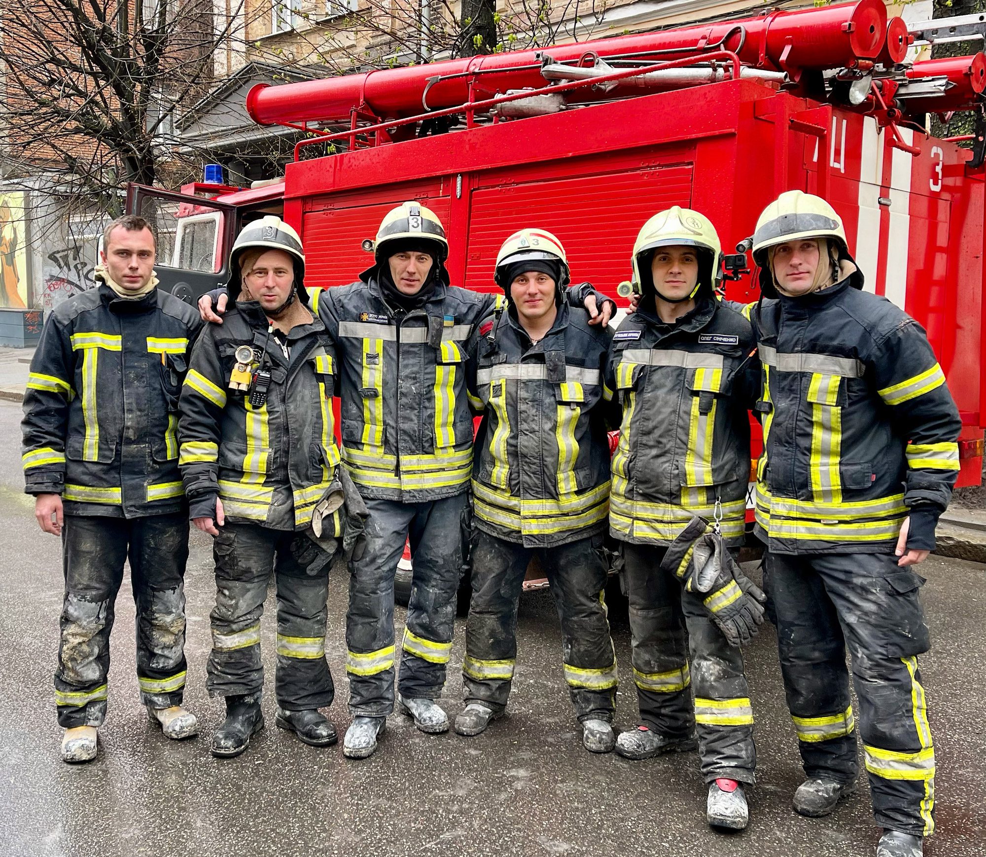 Обстріли в Харкові: як працюють комунальні служби, ДСНС та волонтери