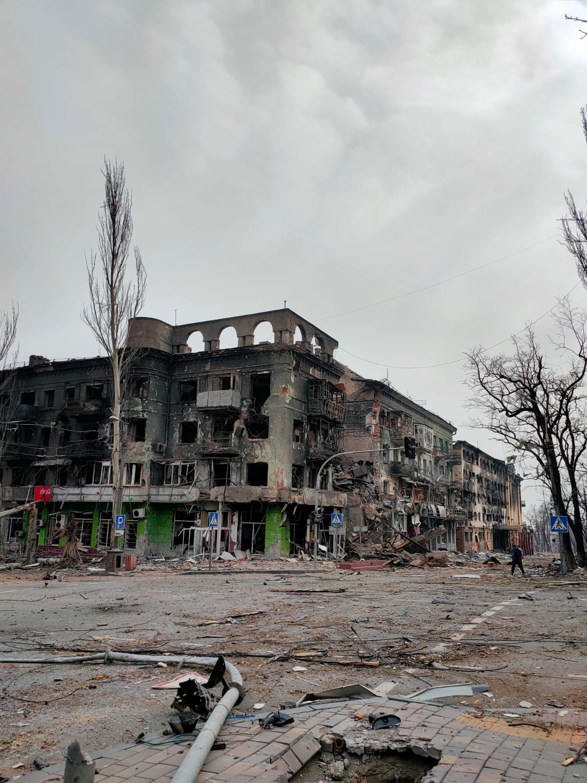 Історія одного підвалу в Маріуполі. Як сусіди допомагали один одному вижити у нестерпних умовах