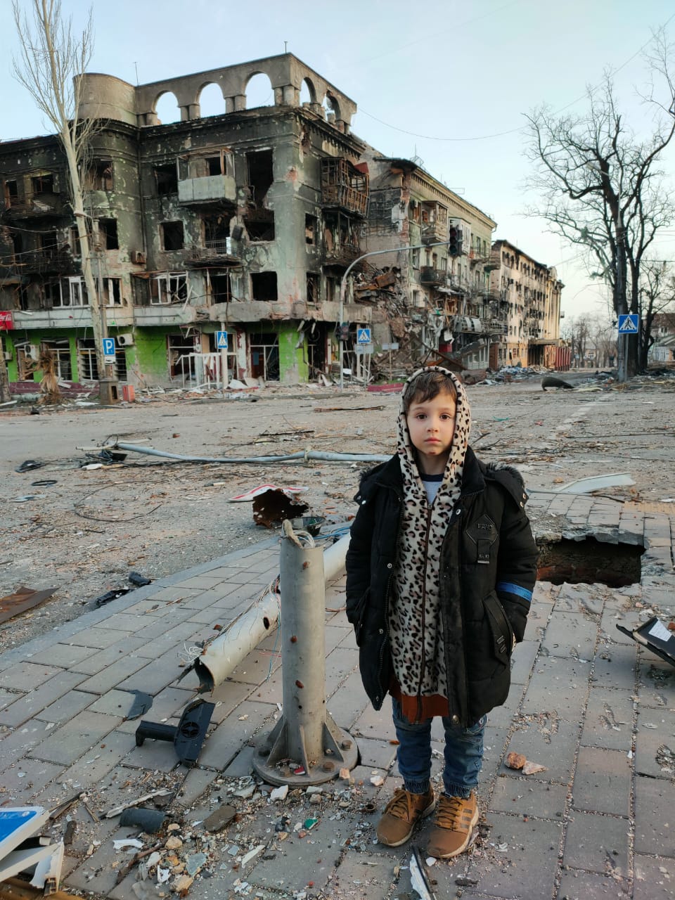 Історія одного підвалу в Маріуполі. Як сусіди допомагали один одному вижити у нестерпних умовах