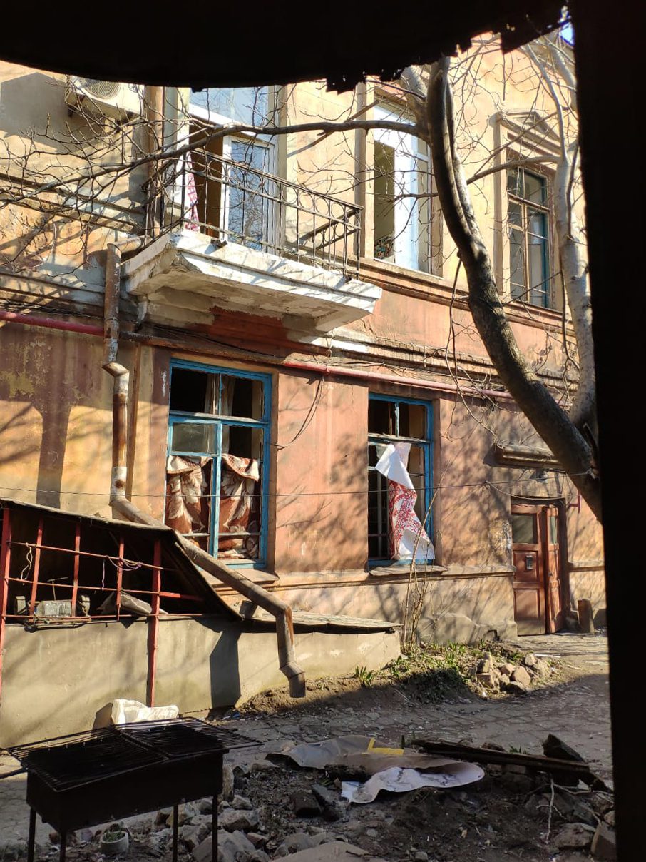 Історія одного підвалу в Маріуполі. Як сусіди допомагали один одному вижити у нестерпних умовах