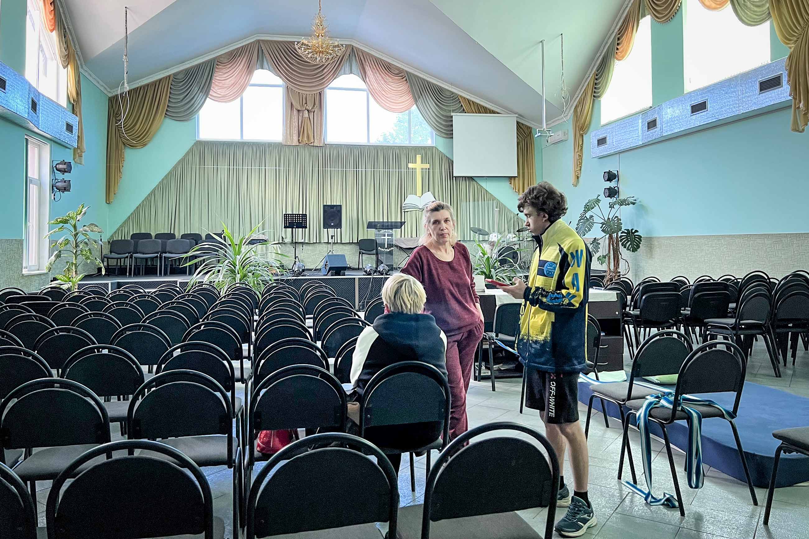 Хто і як евакуює українців з Донбасу? Волонтери, Укрзалізниця, ДСНС