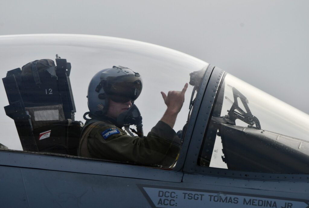 Пілот F-15