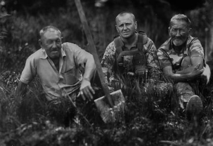 Історія ізраїльського фотографа, який  переробив мікроавтобус на фотолабораторію і відправився на Донбас
