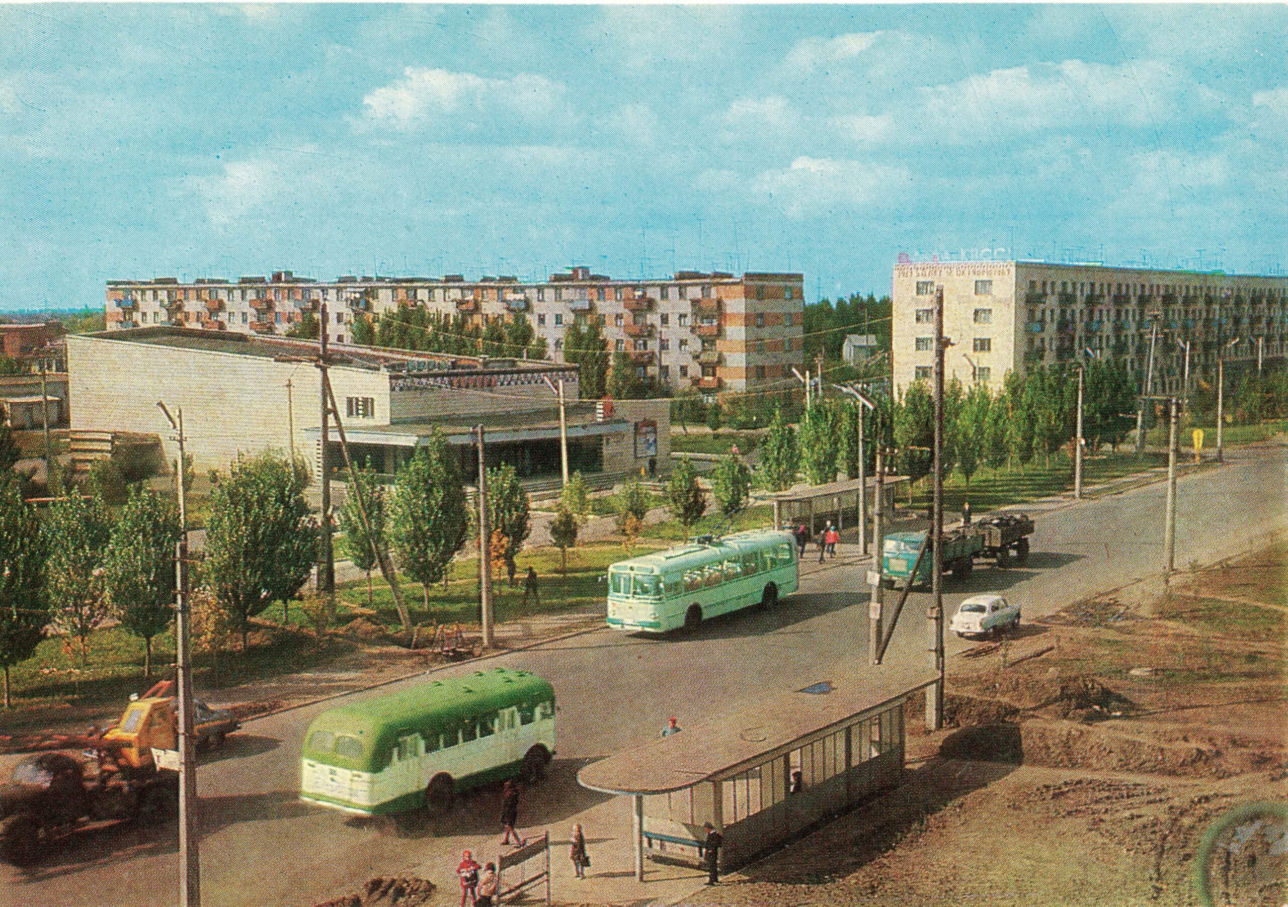 Кременчук і війна: архітектура, Крюків, міст через Дніпро