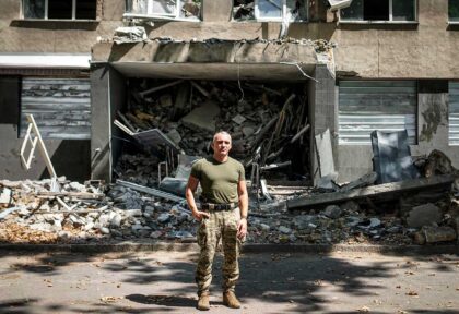 Колаборанти, бомбардування Миколаєва й вимушене сусідство з Росією: Олександр Сєнкевич в інтерв’ю Забороні