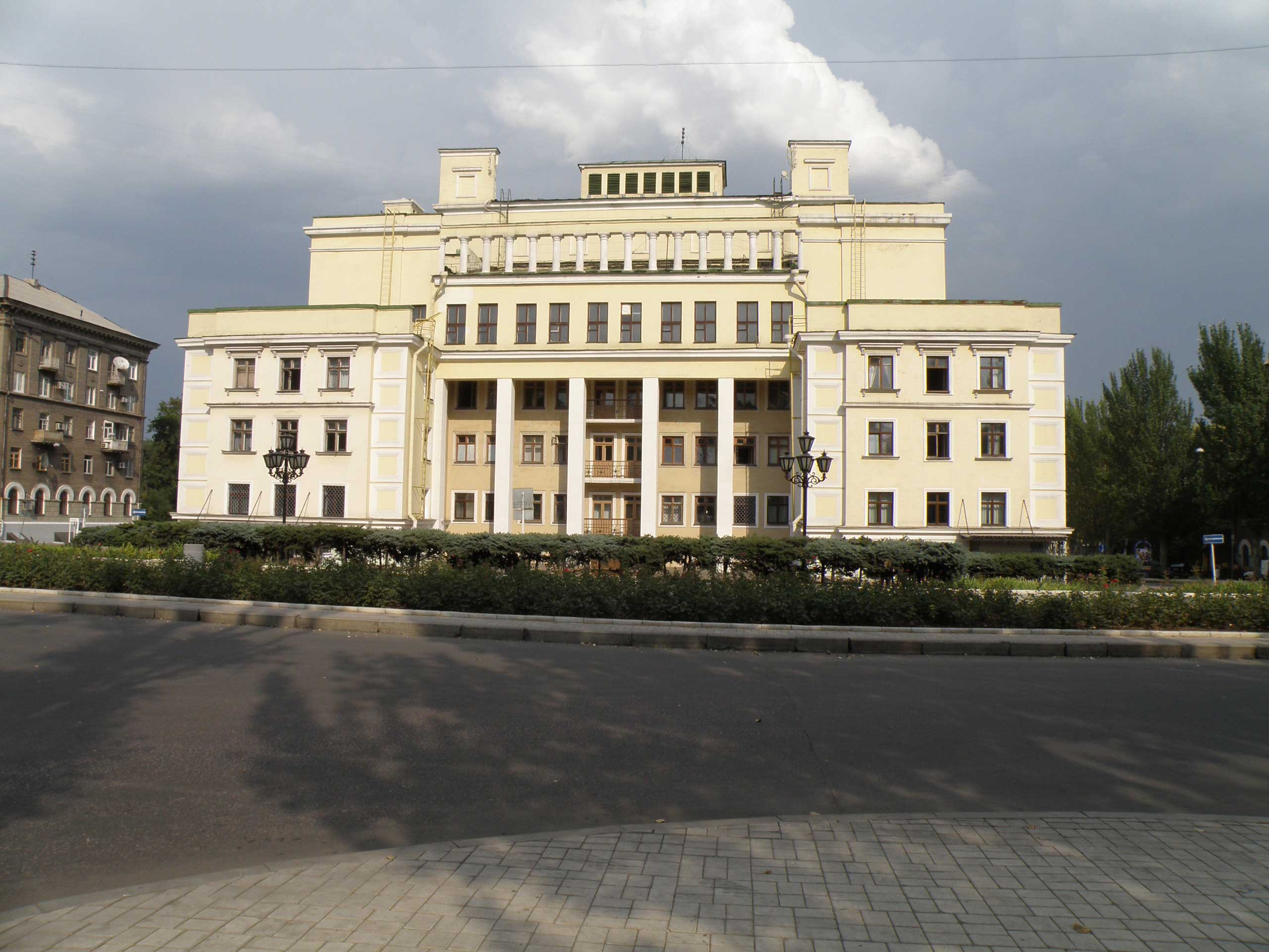 Донецьк і війна: історія архітектури, Юзівка, десталінізація й окупація