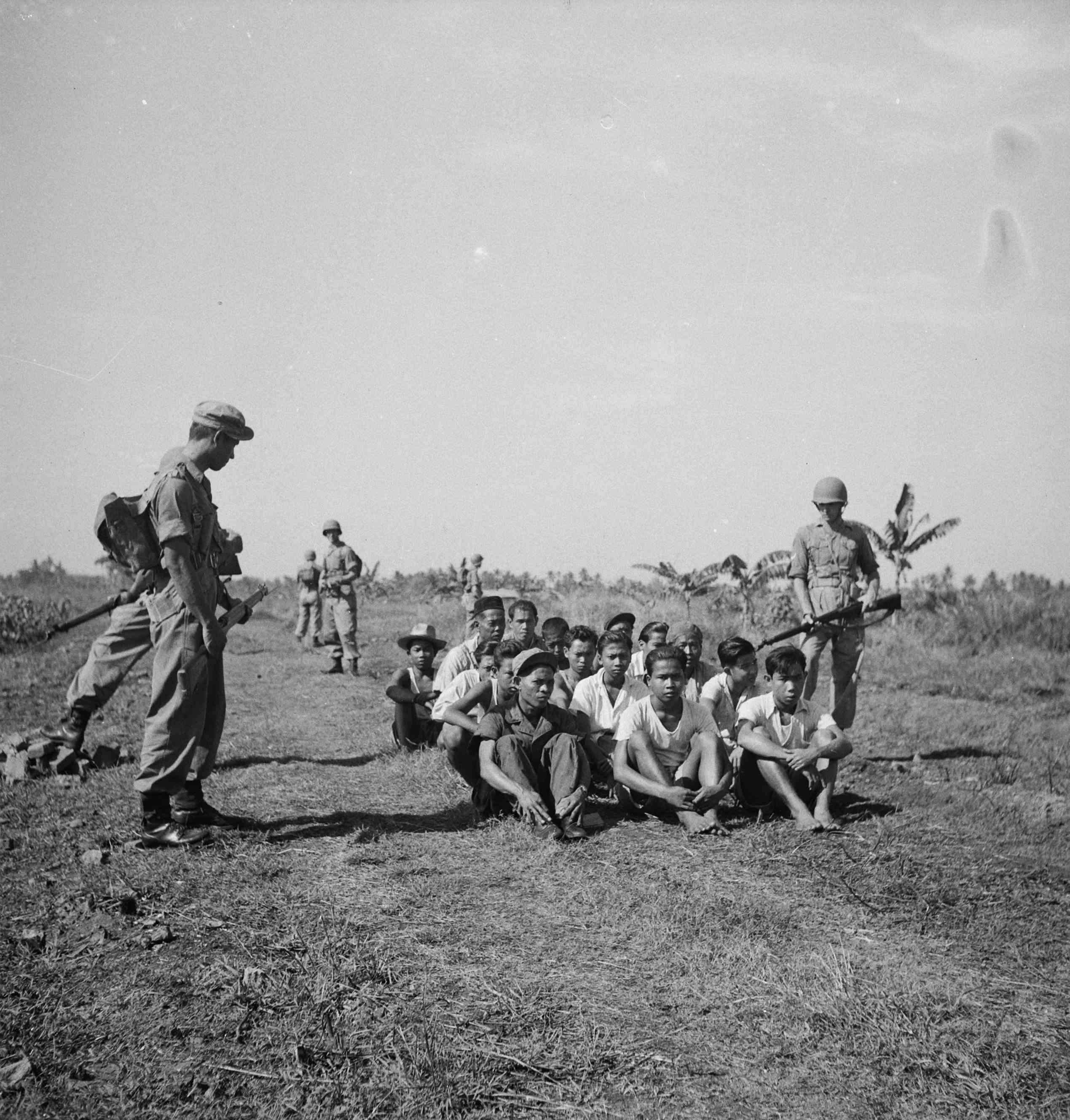Голландські солдати в Індонезії під час Індонезійської національної революції, 1946 рік. Колонізація