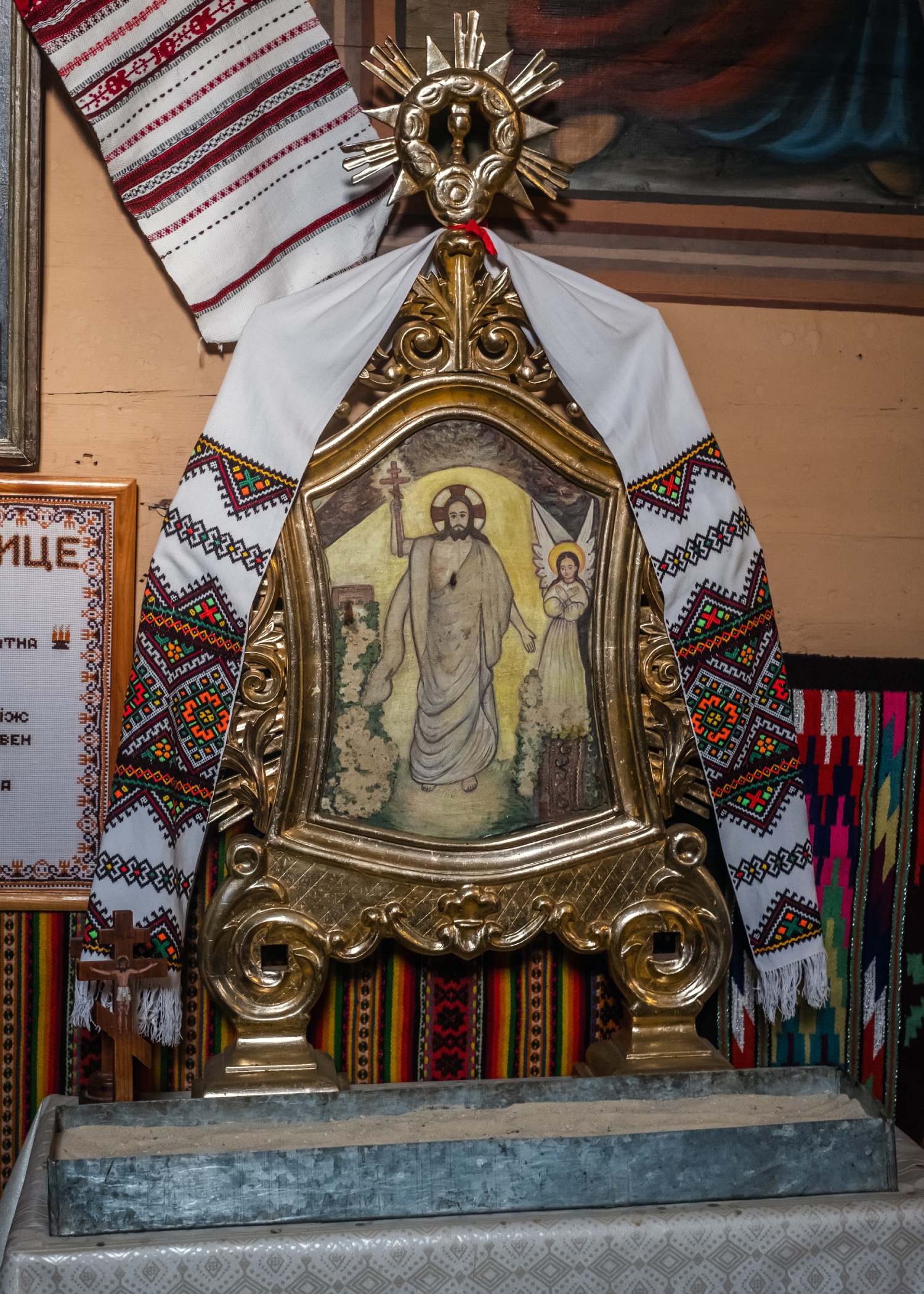 Ікона Параски Плитки-Горицвіт у церкві Криворівні. 