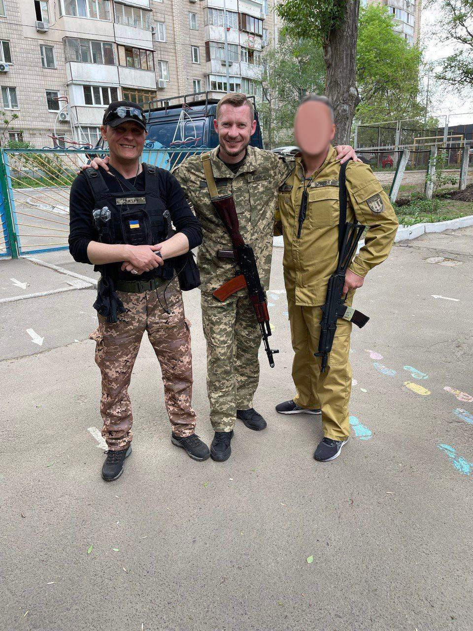 росіянин що воює за україну з побратимами