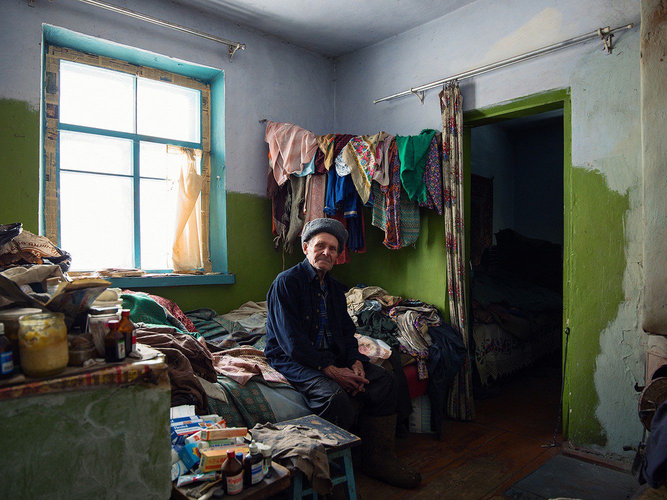 Життя самоселів зони відчуження в проєкті південнокорейського фотографа Сонгте Джонга