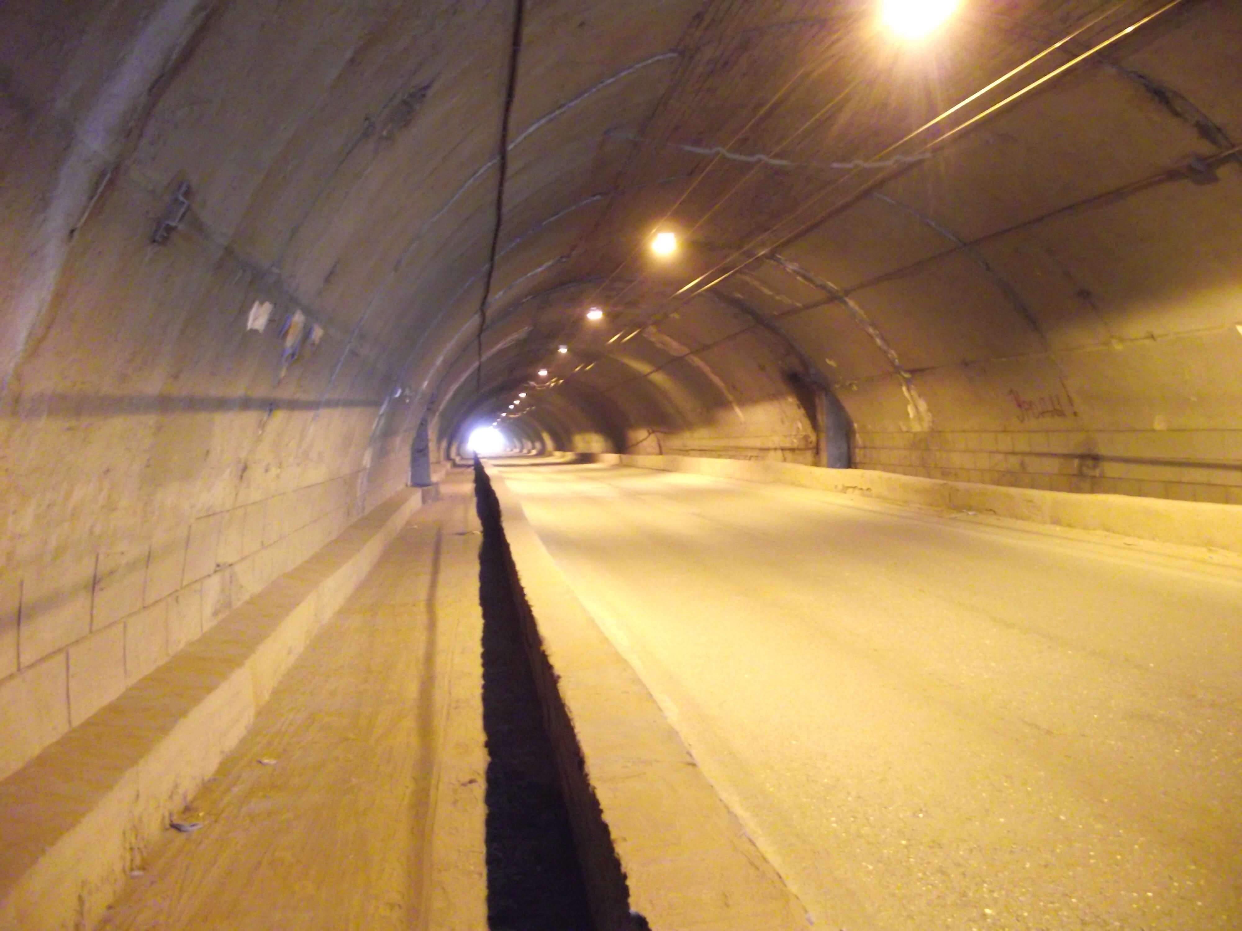 тунель Україна
