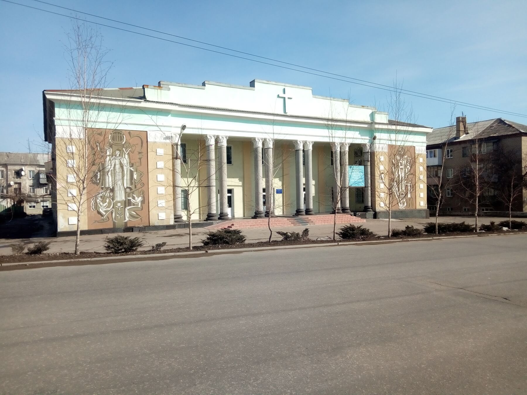 церква палац культури Макіївка